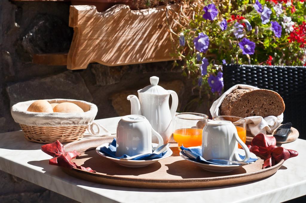 Chalet Alpenrose Bio Wellness Naturhotel Cogolo Dış mekan fotoğraf